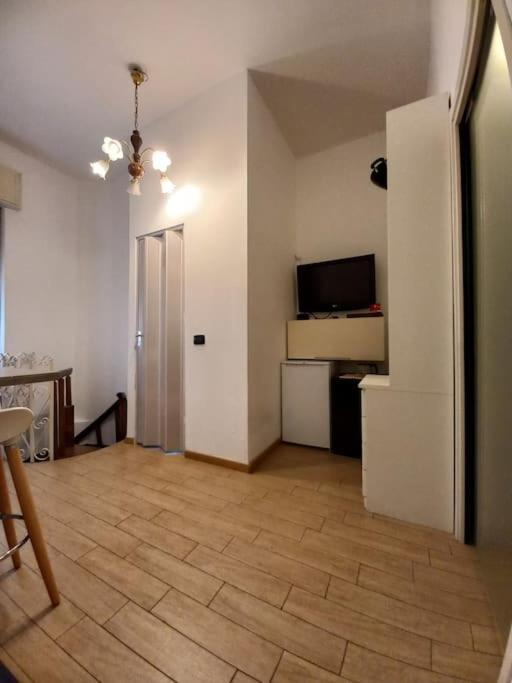 Edith Home Doccia Idromassaggio Milano Esterno foto
